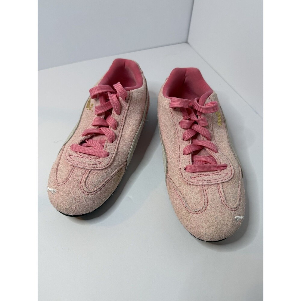 Puma Kids sneakers in a distinctive pink and gray colorway Size 3